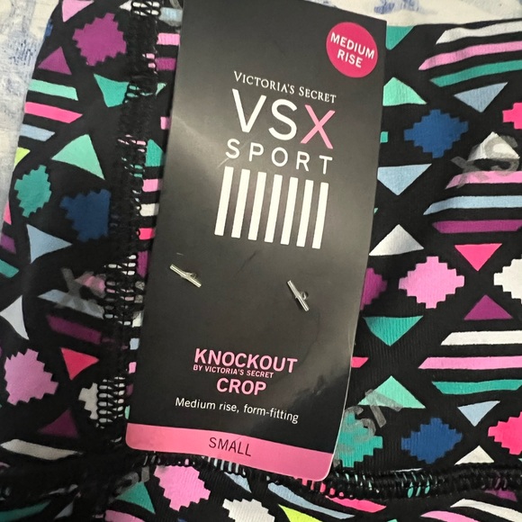 Victorias Secret Knockout Crop workout pants - Picture 6 of 6